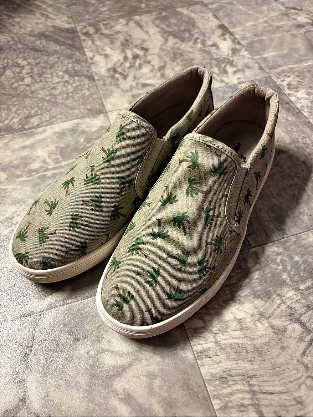 Margaritaville Palm Tree Slip-On Sneakers Green & Beige US 8-8.5